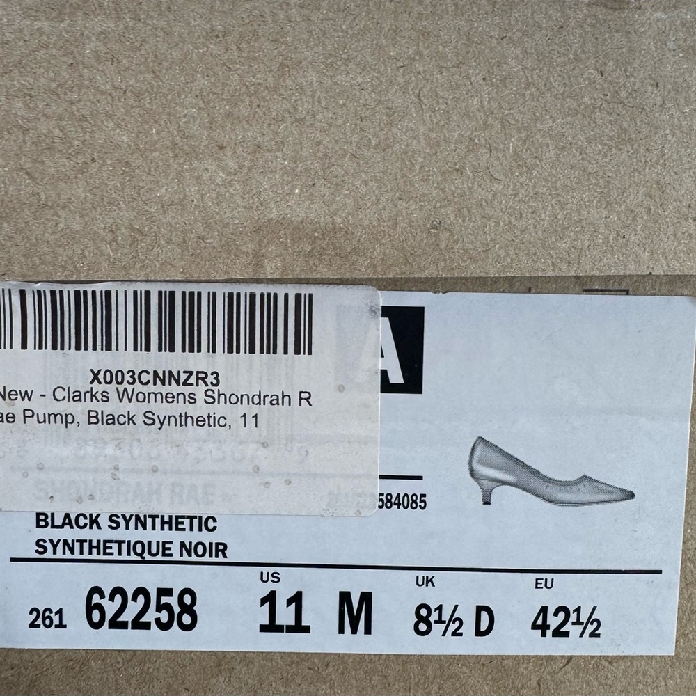 Clarks low heel pump size 11M New, Never worn